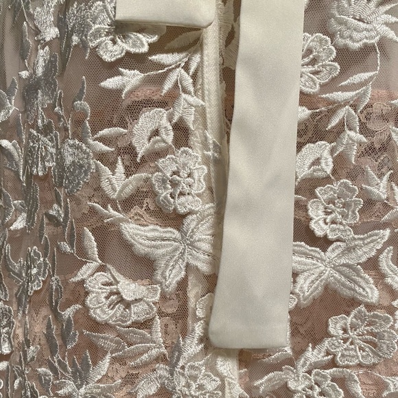 Le Rose Maya Robe - Picture 13 of 14